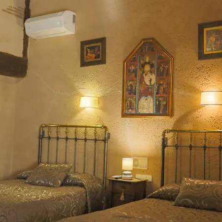 Del Medievo אורחן