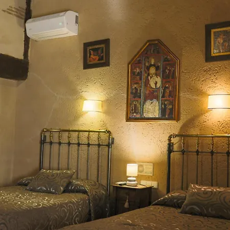 Del Medievo אורחן Maderuelo