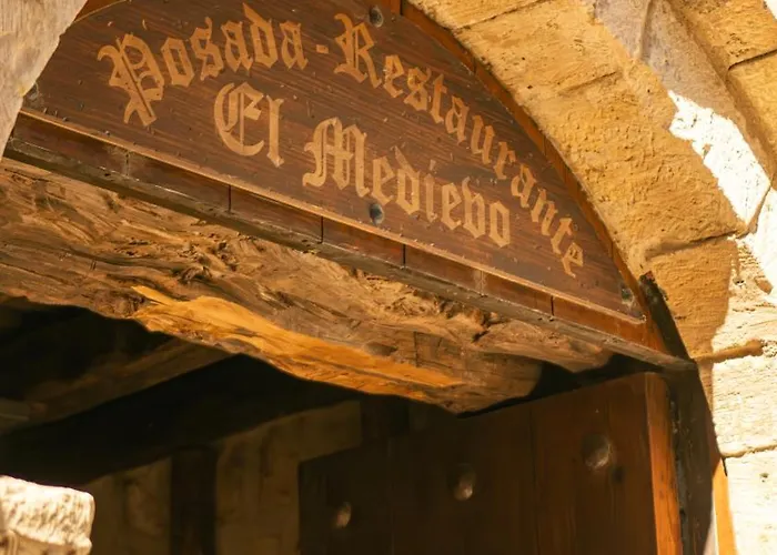 Del Medievo 여관 Maderuelo